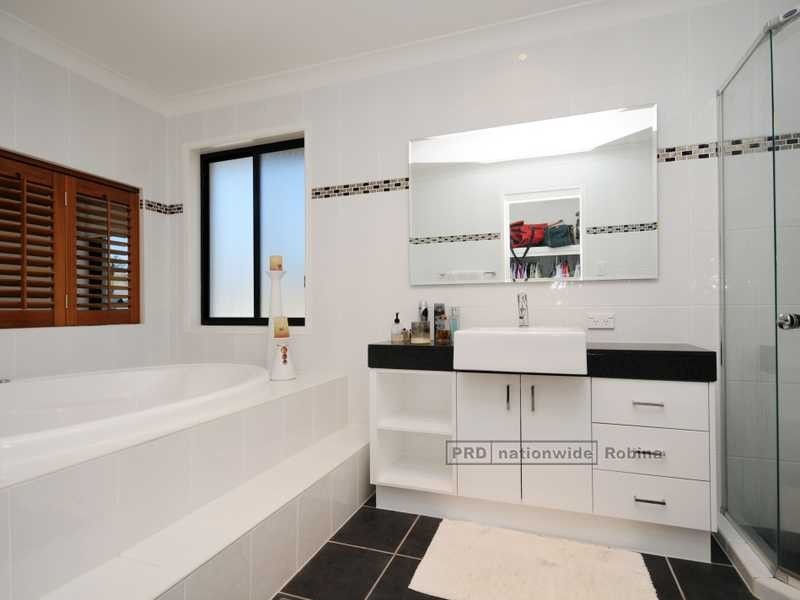 15 Hewson Court, Mudgeeraba QLD 4213