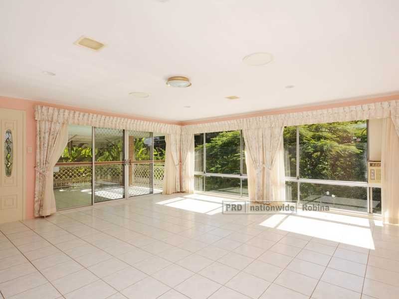 6 Woodvale Drive, Tallai QLD 4213