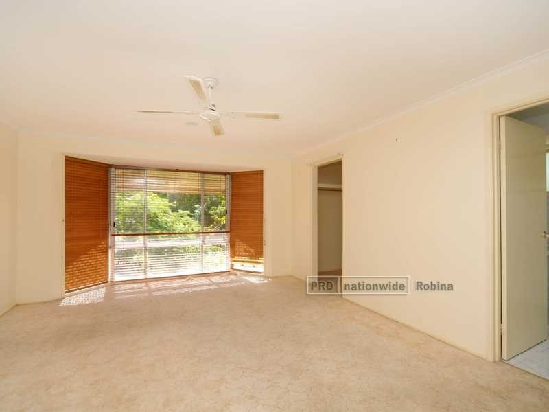 6 Woodvale Drive, Tallai QLD 4213