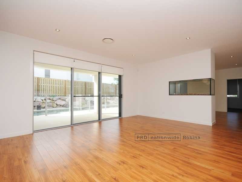 9 Skyburnett Street, Reedy Creek QLD 4227