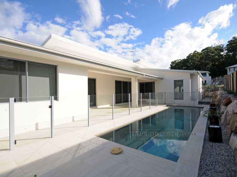 9 Skyburnett Street, Reedy Creek QLD 4227