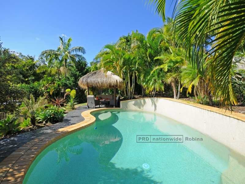 7 Waitara Place, Robina QLD 4226