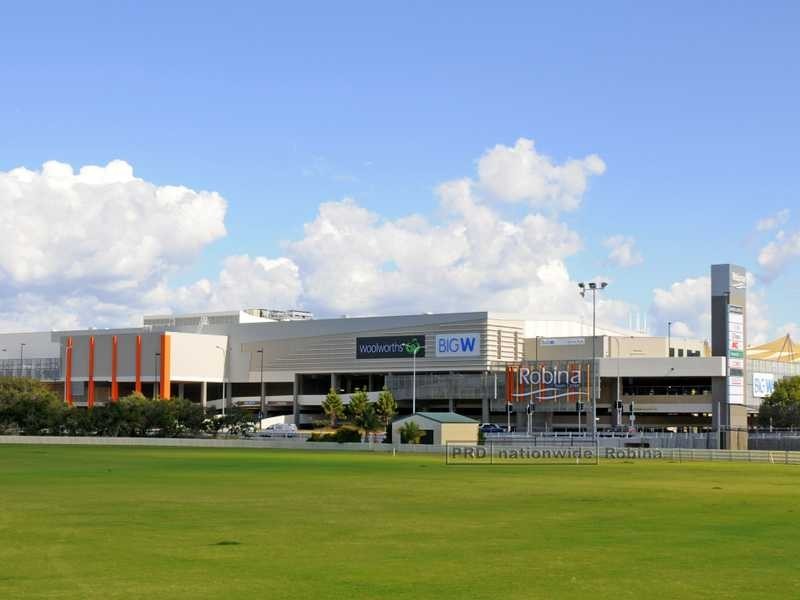 7 Waitara Place, Robina QLD 4226