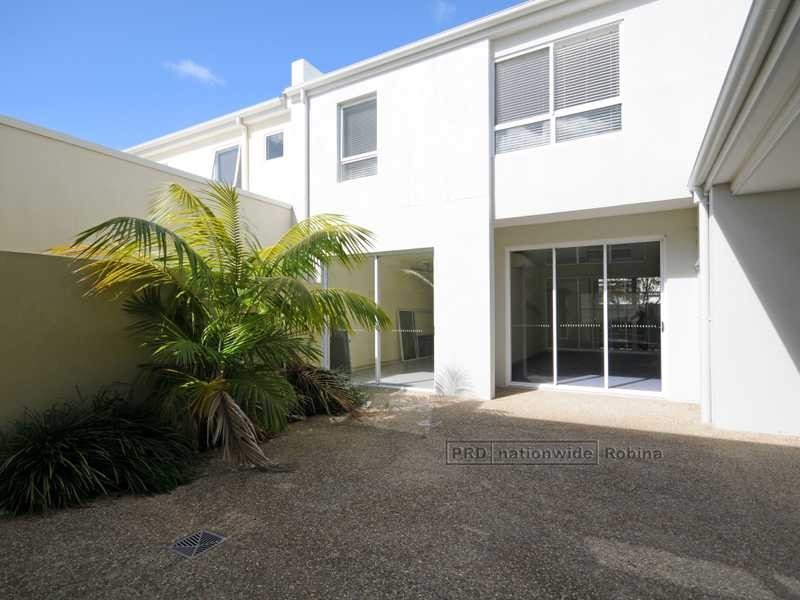 12 Lader Terrace, Varsity Lakes QLD 4227