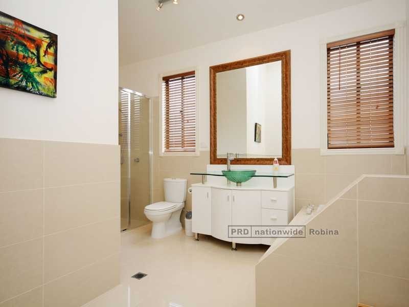 47 Azzurra Drive, Varsity Lakes QLD 4227