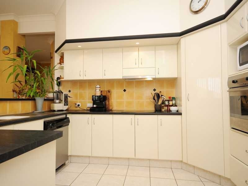 3 Parklane Place, Highland Park QLD 4211