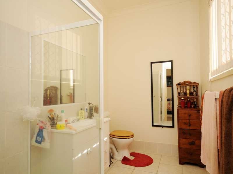 3 Parklane Place, Highland Park QLD 4211