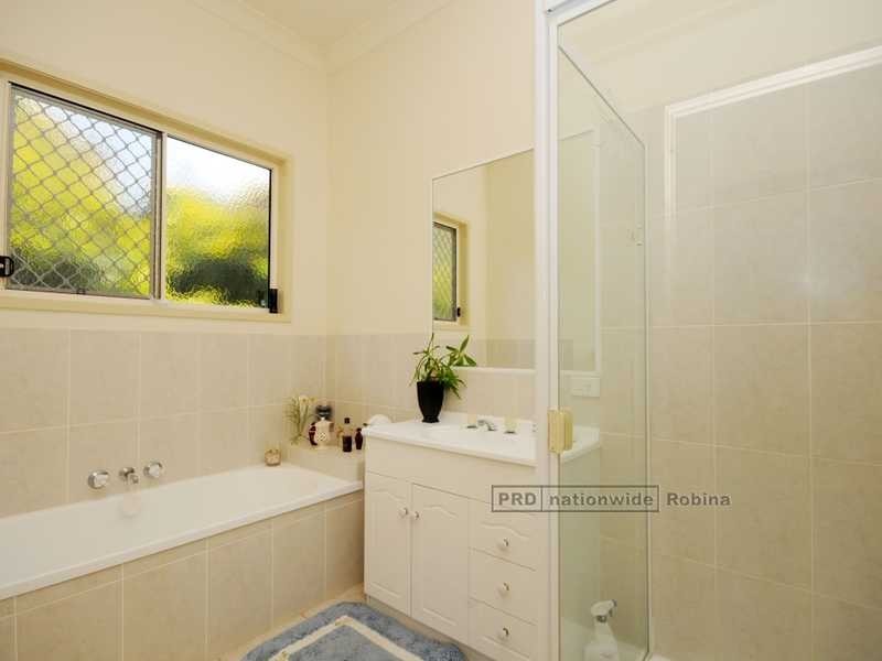 3 Parklane Place, Highland Park QLD 4211