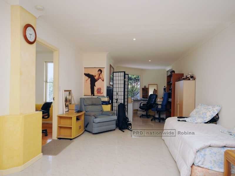 3 Parklane Place, Highland Park QLD 4211