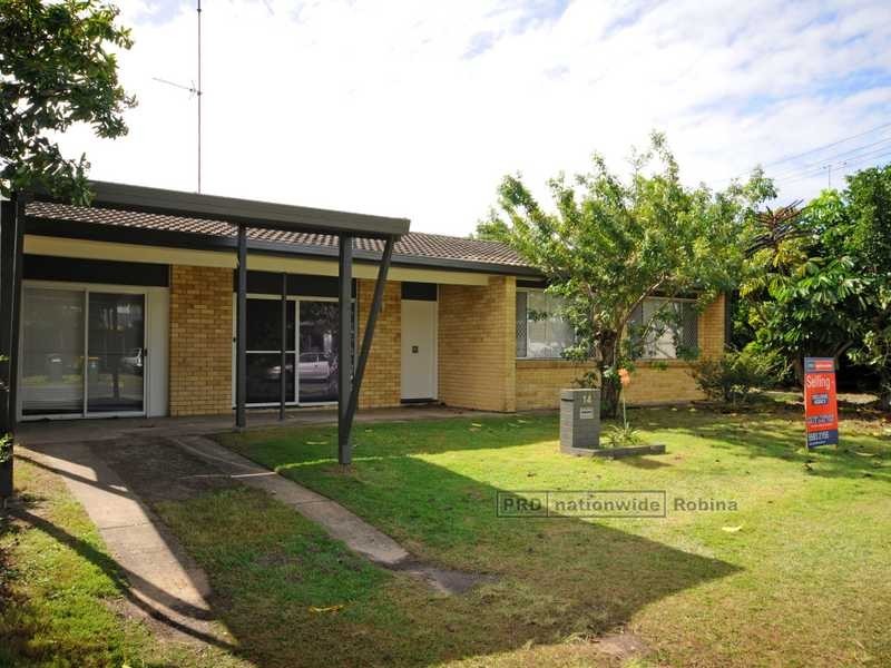 14 Naranga Avenue, Broadbeach Waters QLD 4218