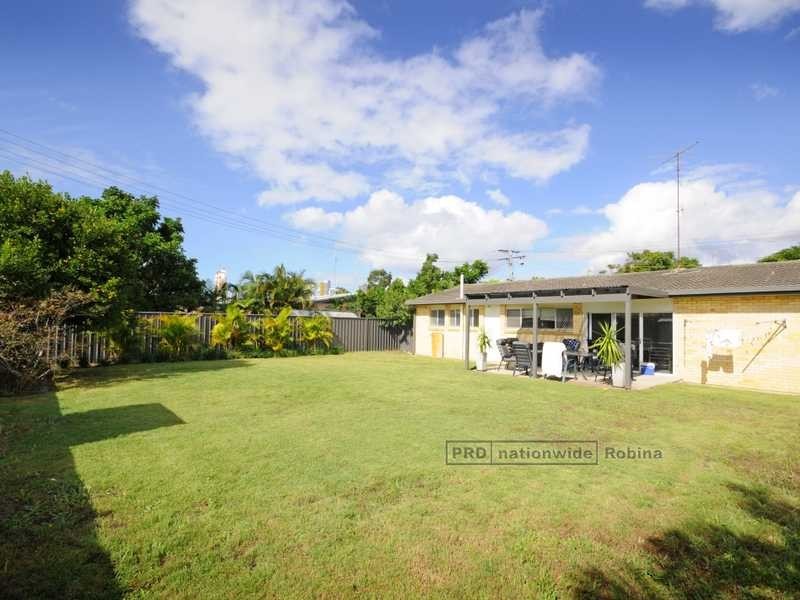 14 Naranga Avenue, Broadbeach Waters QLD 4218