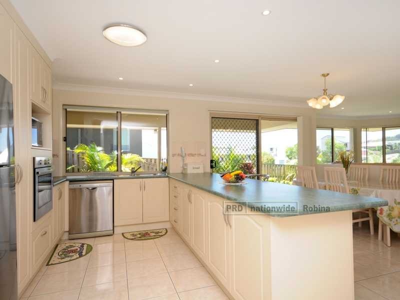 11 Aquarius Street, Reedy Creek QLD 4227