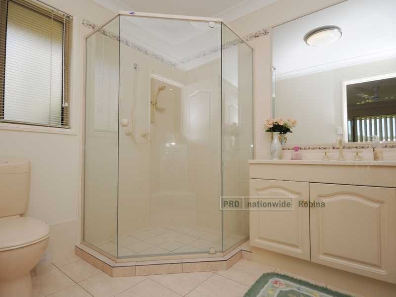 11 Aquarius Street, Reedy Creek QLD 4227