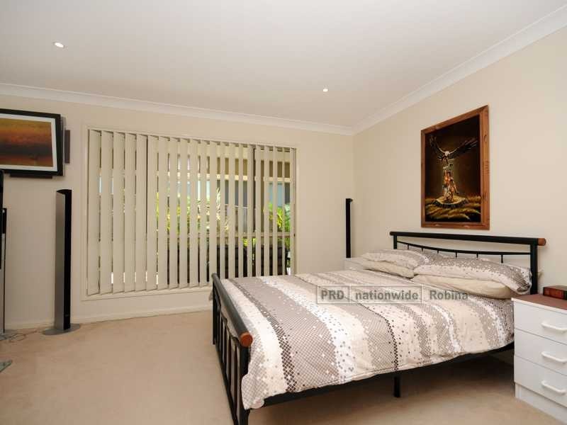 11 Aquarius Street, Reedy Creek QLD 4227