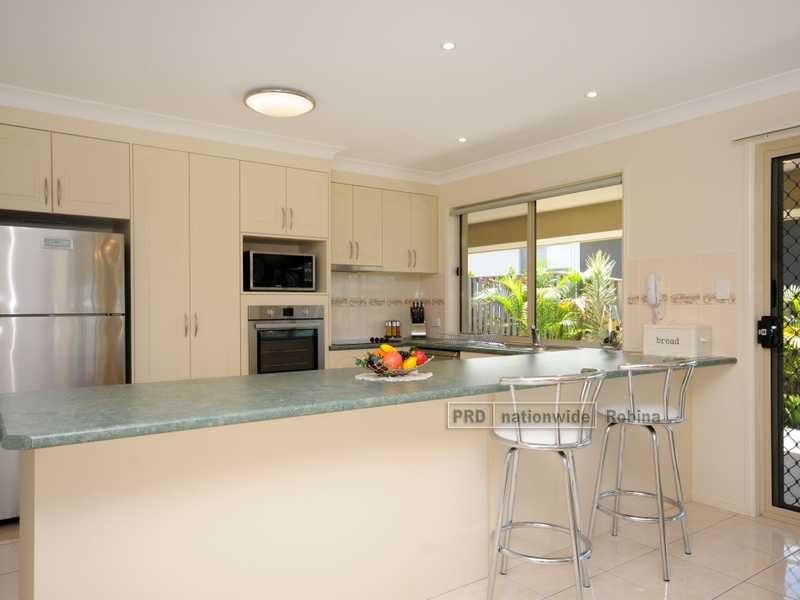 11 Aquarius Street, Reedy Creek QLD 4227