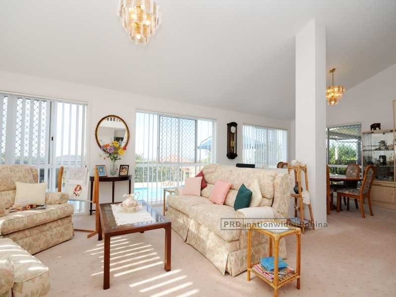 2 Parklane Place, Highland Park QLD 4211