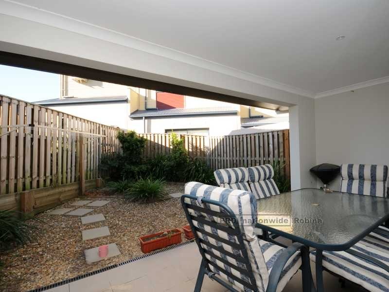 2/24 Campelles Avenue, Varsity Lakes QLD 4227