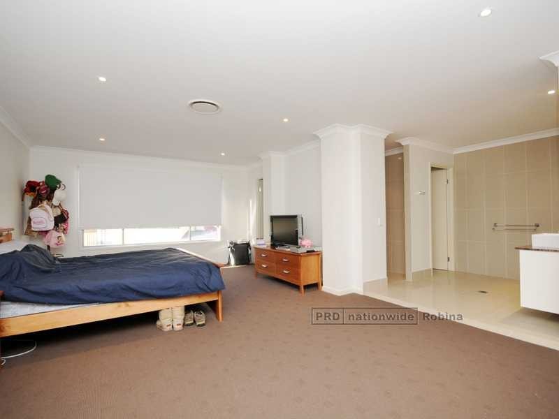 2/24 Campelles Avenue, Varsity Lakes QLD 4227
