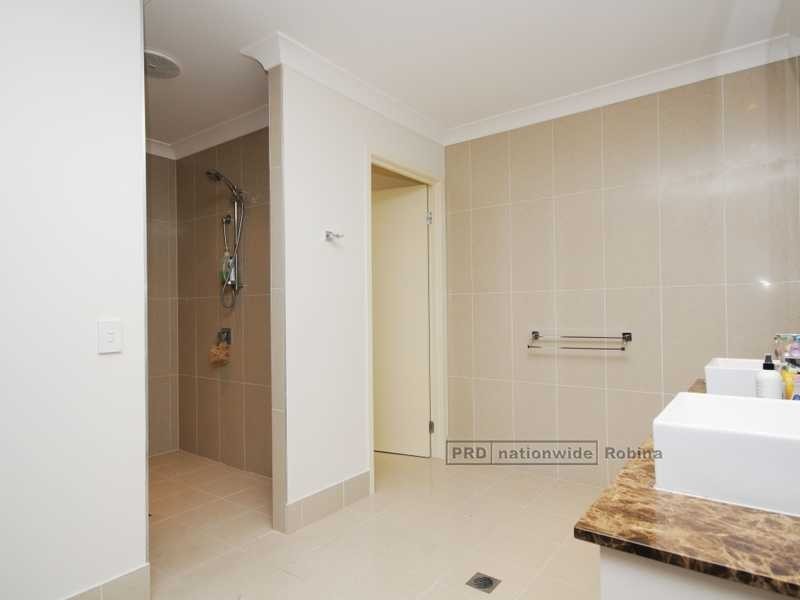 2/24 Campelles Avenue, Varsity Lakes QLD 4227