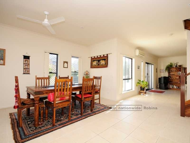 15b Tourangeau Crescent, Varsity Lakes QLD 4227
