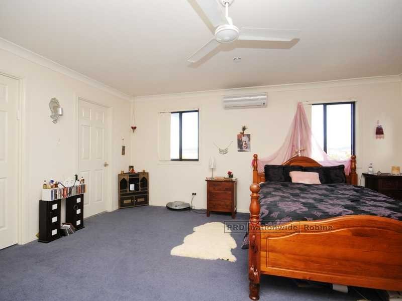 15b Tourangeau Crescent, Varsity Lakes QLD 4227