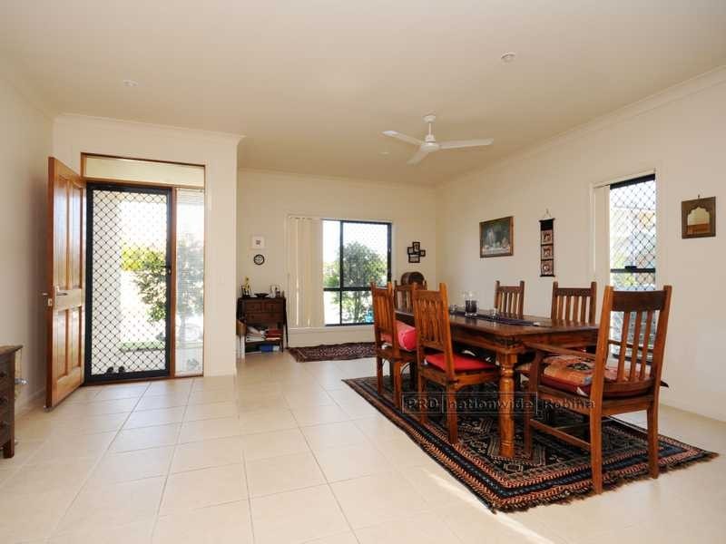 15b Tourangeau Crescent, Varsity Lakes QLD 4227