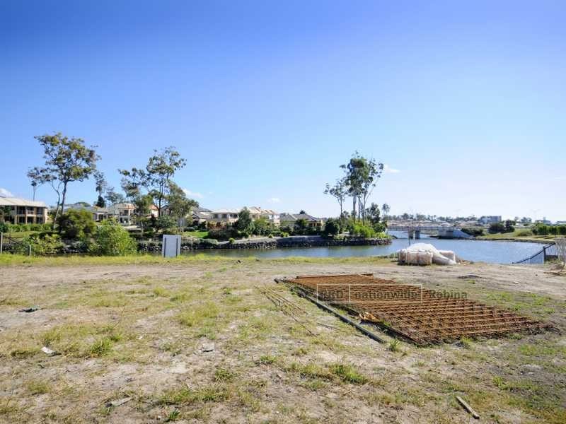 11 Valetta Crescent, Varsity Lakes QLD 4227