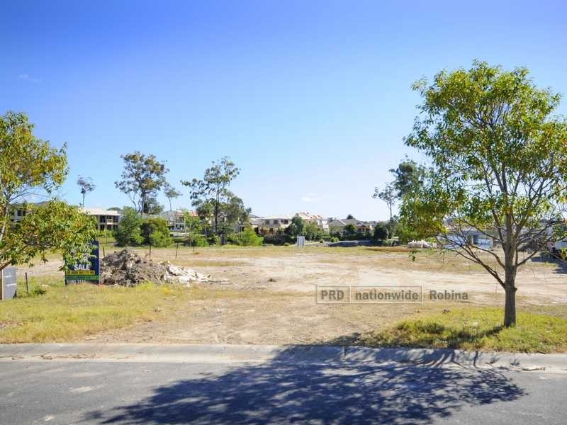 11 Valetta Crescent, Varsity Lakes QLD 4227