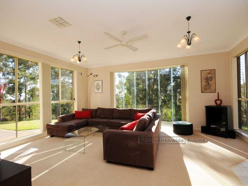 22 Raffles Court, Mudgeeraba QLD 4213