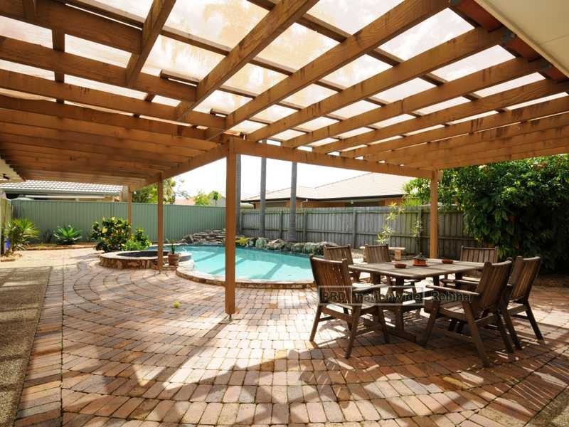 7 Turtle Street, Mermaid Waters QLD 4218