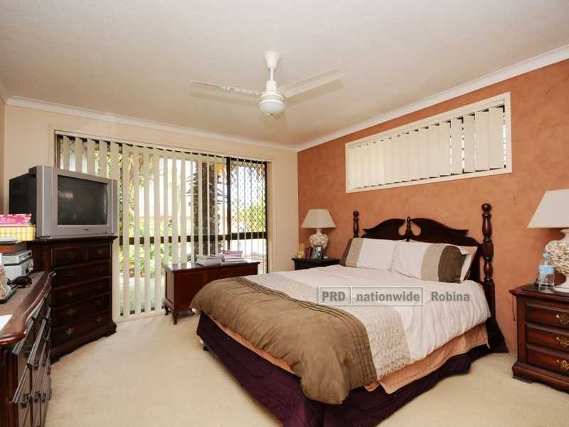 7 Turtle Street, Mermaid Waters QLD 4218