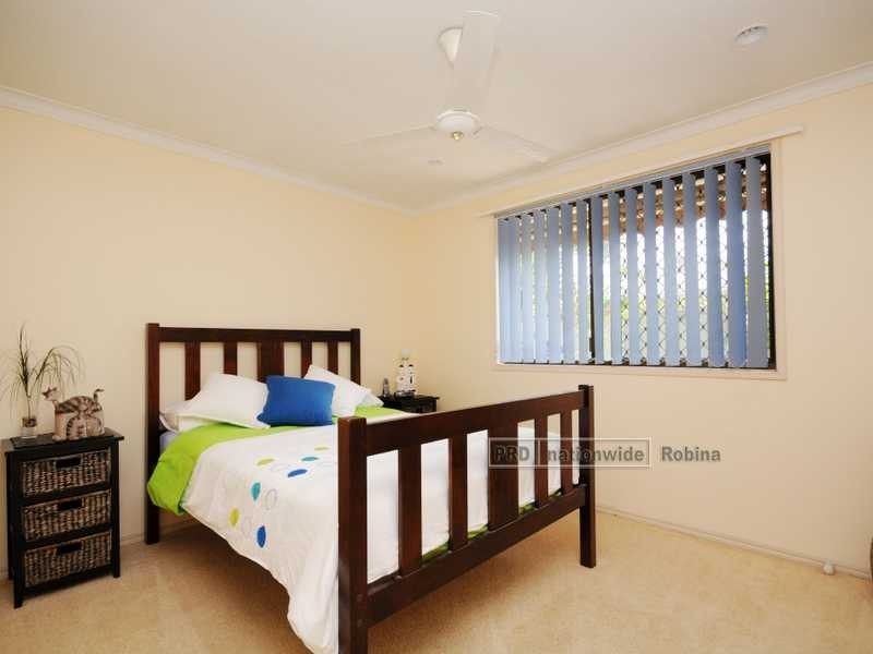 7 Turtle Street, Mermaid Waters QLD 4218