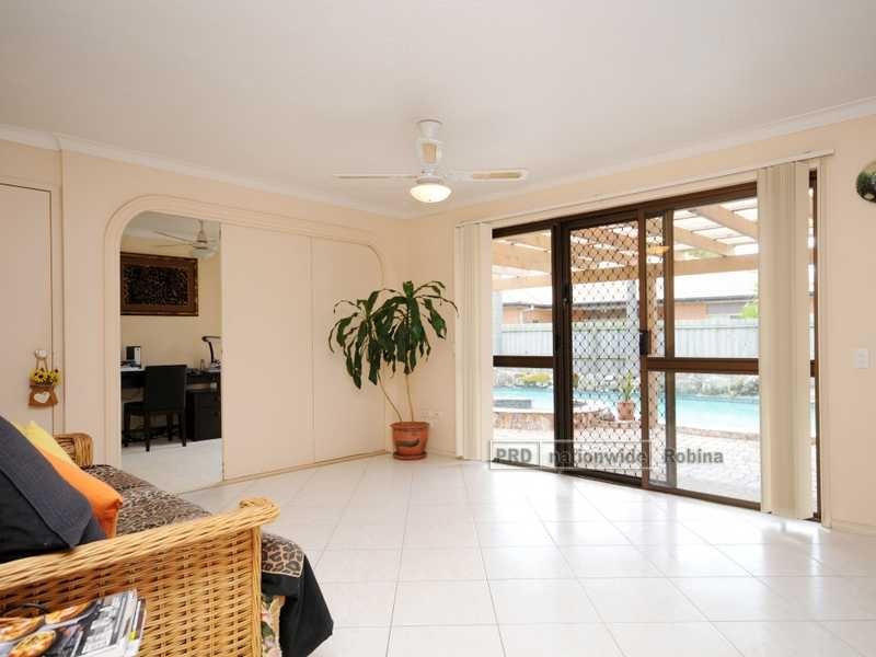 7 Turtle Street, Mermaid Waters QLD 4218