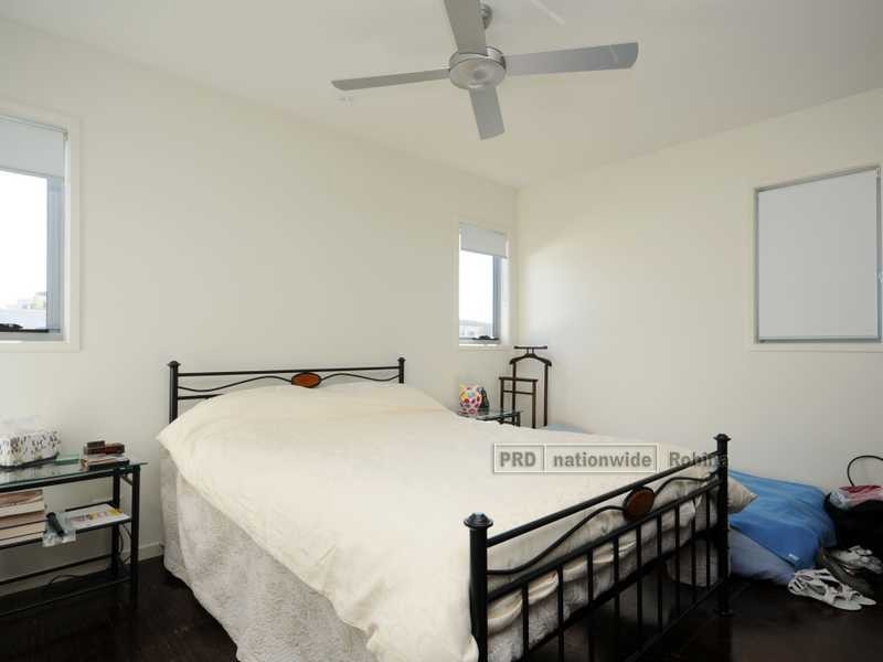 14 Lakefront Crescent, Varsity Lakes QLD 4227