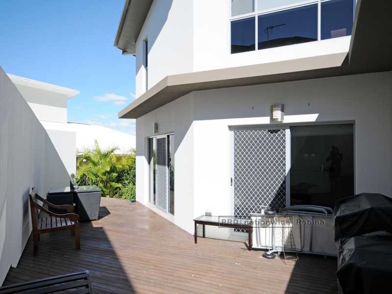 3/24 Campelles Avenue, Varsity Lakes QLD 4227