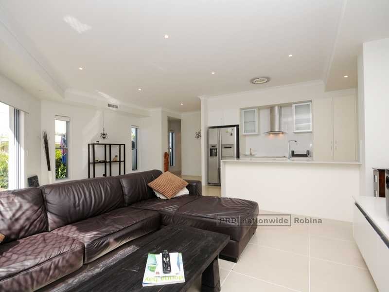 3/24 Campelles Avenue, Varsity Lakes QLD 4227