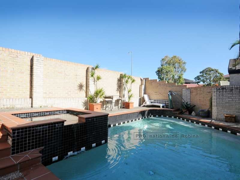 8 Macallan Street, Merrimac QLD 4226