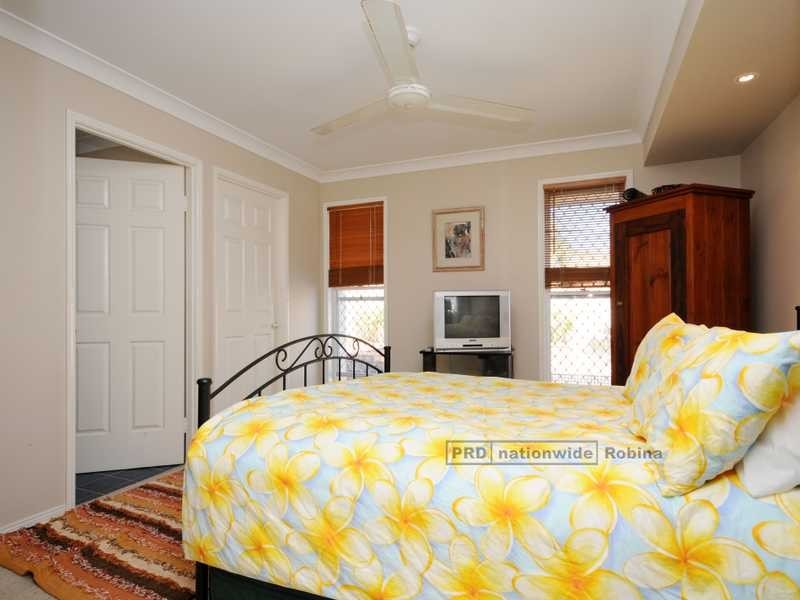 8 Macallan Street, Merrimac QLD 4226