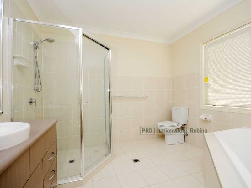 25 Heights Drive, Robina QLD 4226