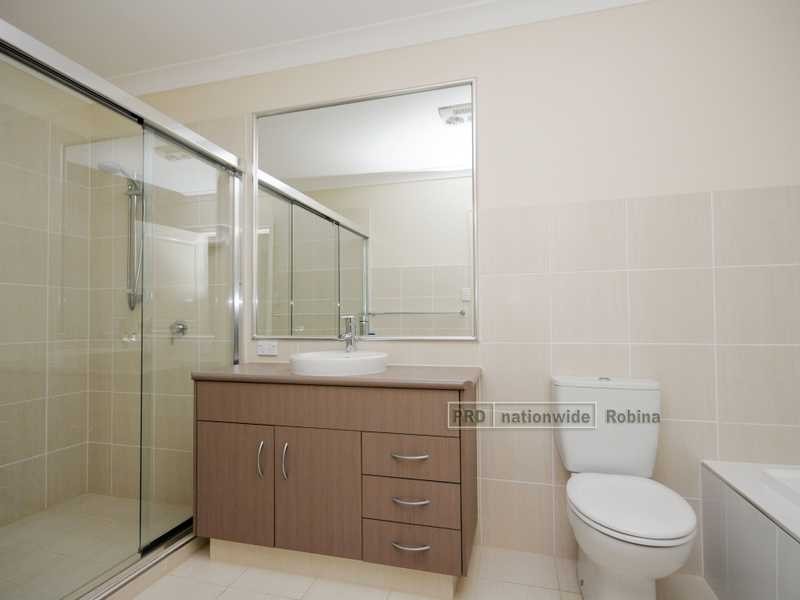 25 Heights Drive, Robina QLD 4226