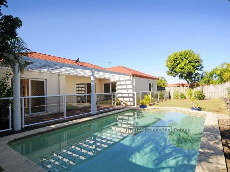 11A Wiltshire Drive, Mudgeeraba QLD 4213