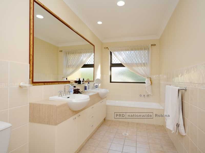 Unit 30/37 Paradise Springs Avenue, Robina QLD 4226