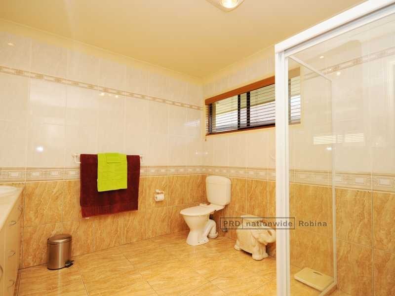 17 Mountain Ash Circuit, Robina QLD 4226