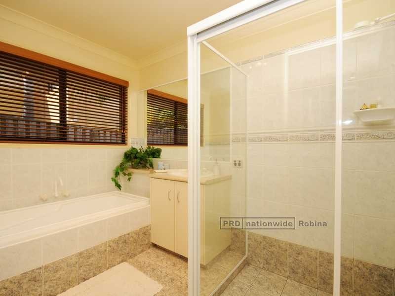 17 Mountain Ash Circuit, Robina QLD 4226