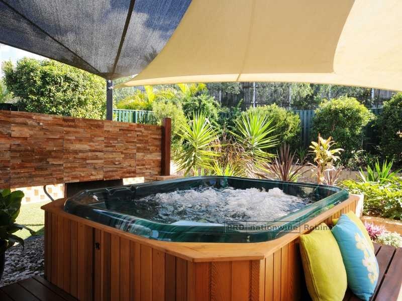 17 Mountain Ash Circuit, Robina QLD 4226