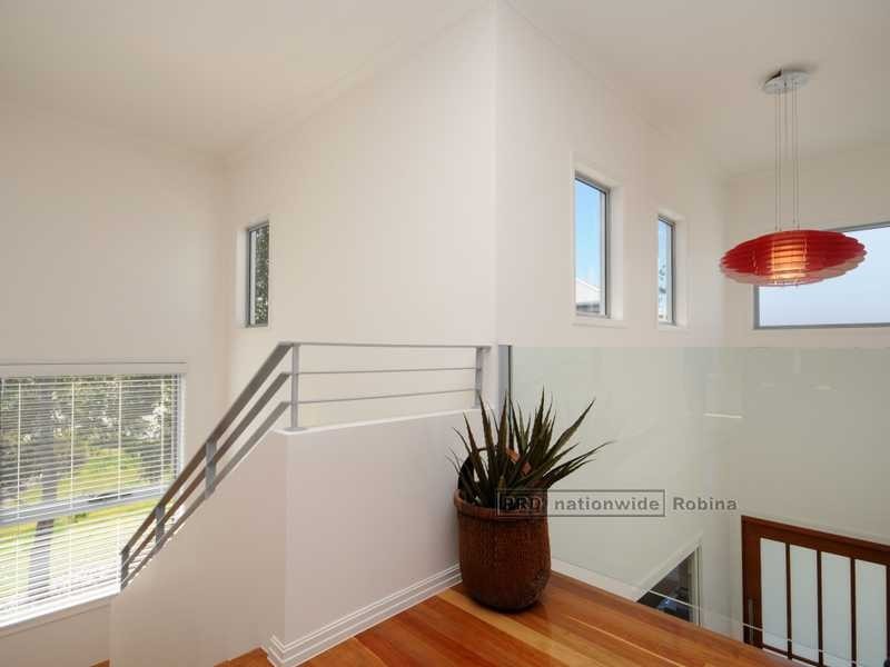 2/12 Port Peyra Crescent, Varsity Lakes QLD 4227