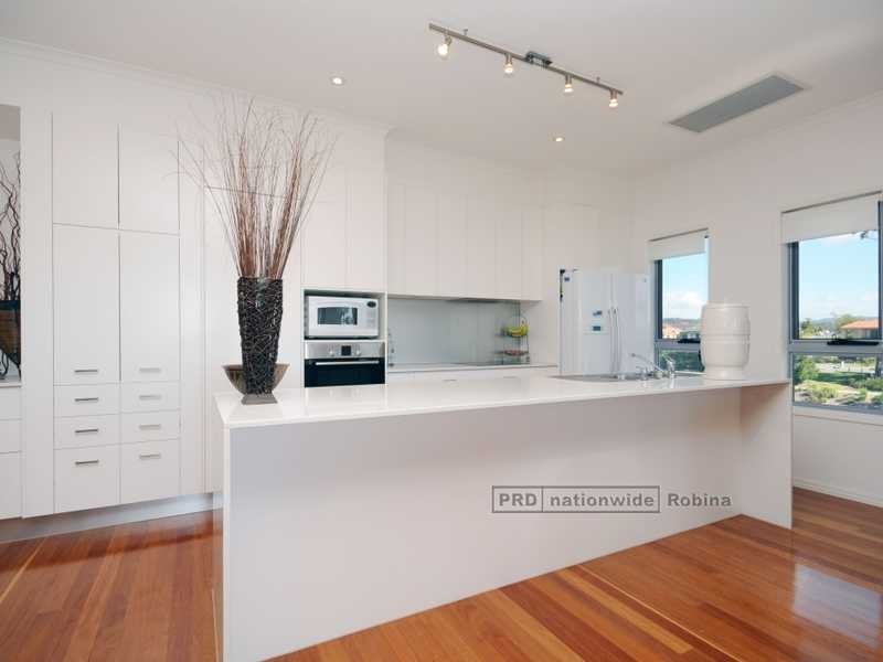 2/12 Port Peyra Crescent, Varsity Lakes QLD 4227