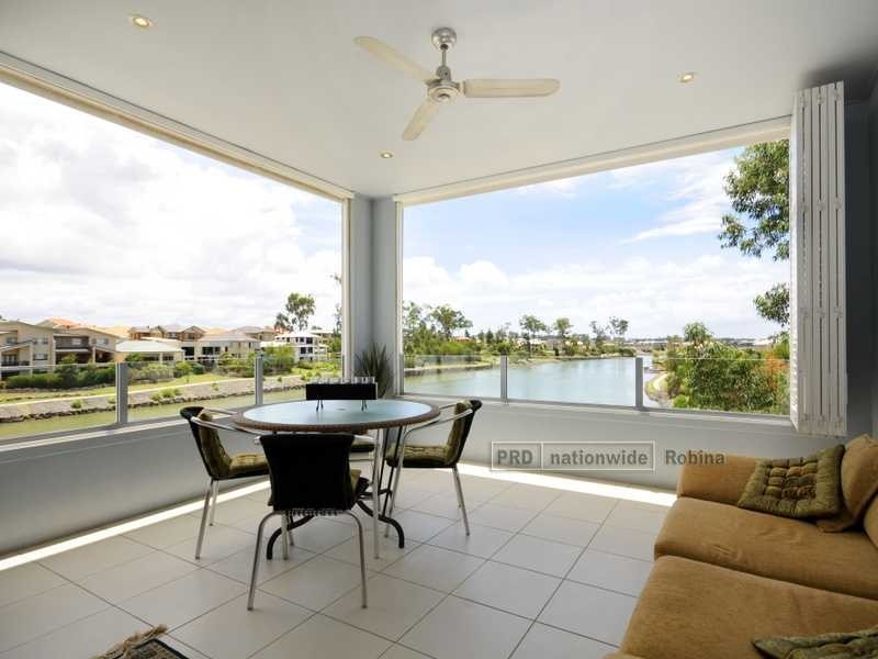 2/12 Port Peyra Crescent, Varsity Lakes QLD 4227