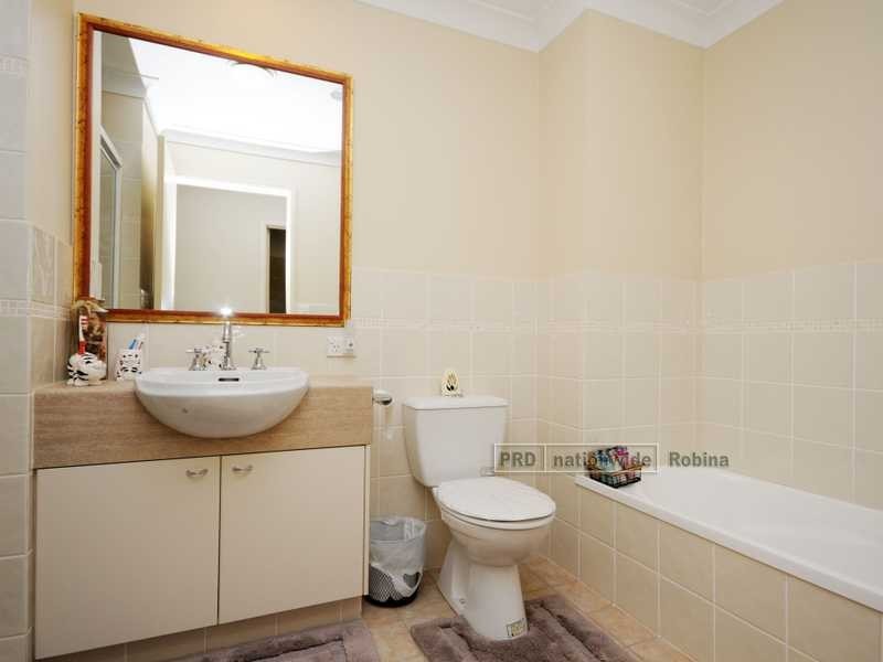 Unit 36/37 Paradise Springs Avenue, Robina QLD 4226
