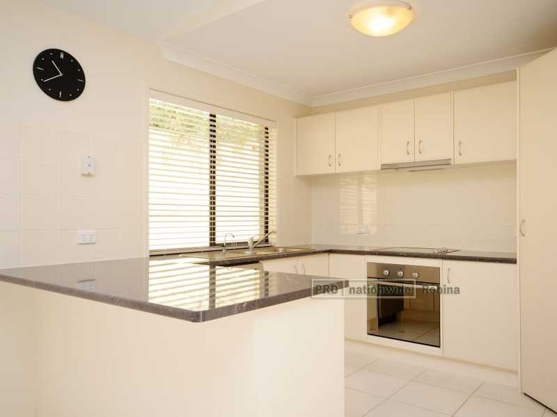 Unit 2/15 Silvermaple Street, Robina QLD 4226